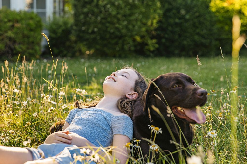 Heartwarming Stories of Dogs and Children Building Lifelong Bonds插图2